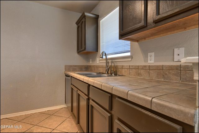 4940 Cattle Lane, El Paso, TX 79934
