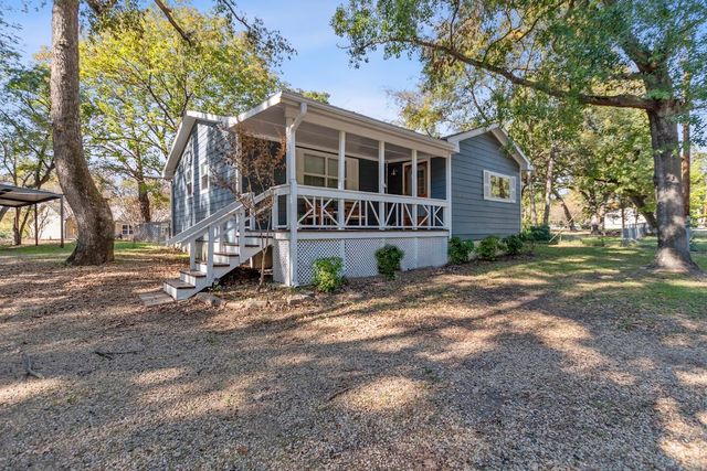 308 Hickory Drive, Tool, TX 75143