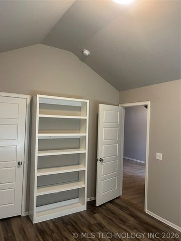 2110 W Pittsburgh Place, Broken Arrow, OK 74112