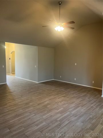 2110 W Pittsburgh Place, Broken Arrow, OK 74112