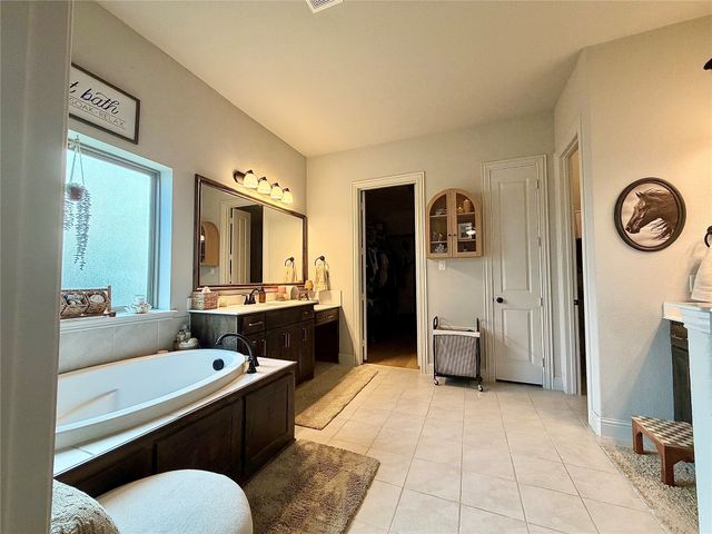 1952 Manzana Way, Burleson, TX 76028