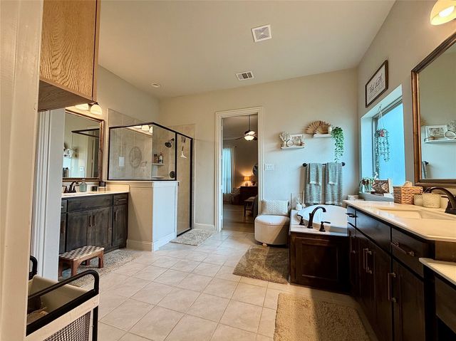 1952 Manzana Way, Burleson, TX 76028