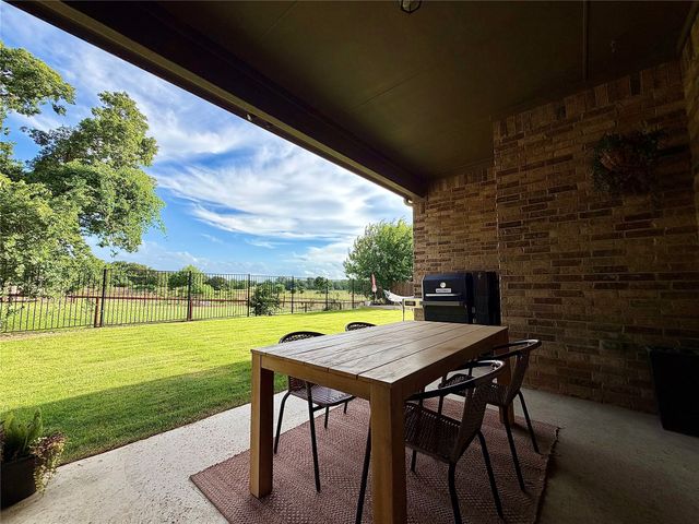 1952 Manzana Way, Burleson, TX 76028