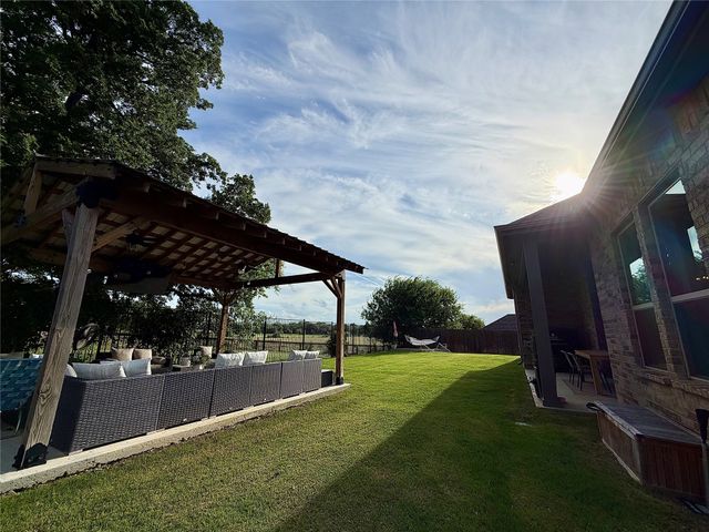 1952 Manzana Way, Burleson, TX 76028