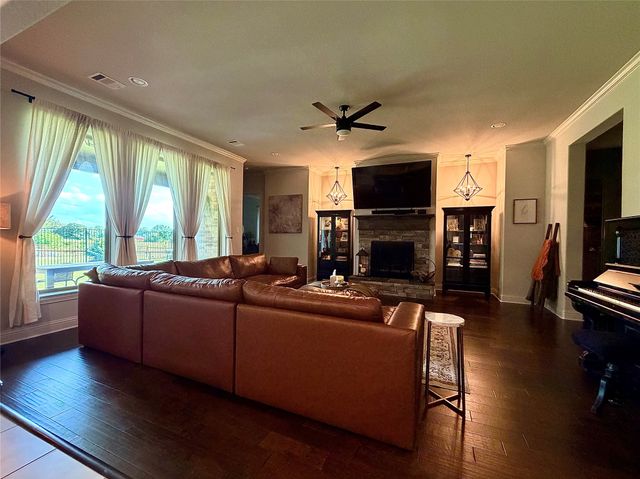 1952 Manzana Way, Burleson, TX 76028