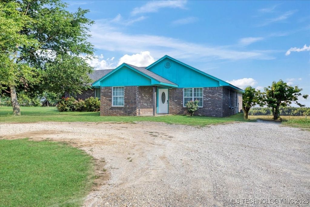 1355 Armstrong Academy, Bokchito, OK 74726