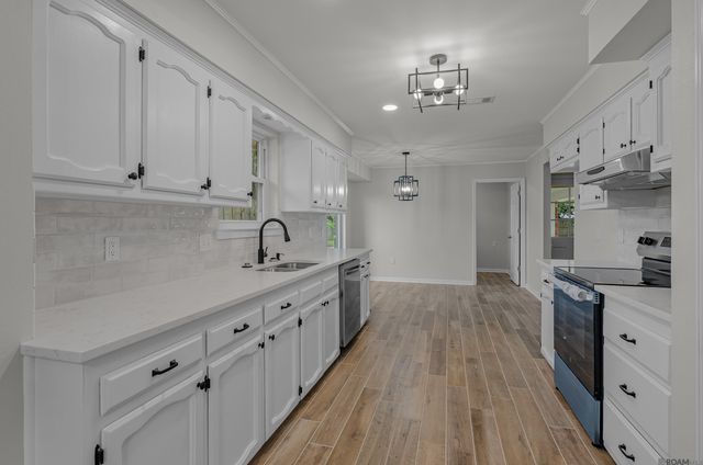 6337 Hickory Ridge Bl, Saint George, LA 70817