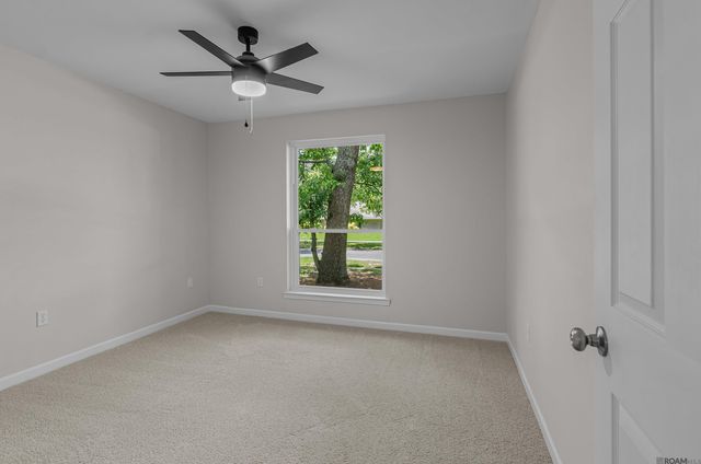 6337 Hickory Ridge Bl, Saint George, LA 70817
