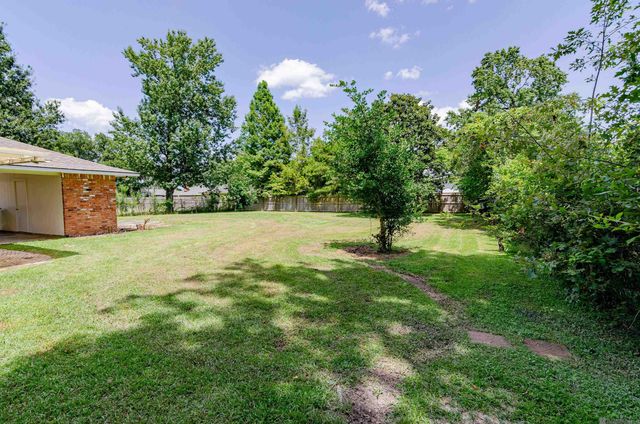 6337 Hickory Ridge Bl, Saint George, LA 70817