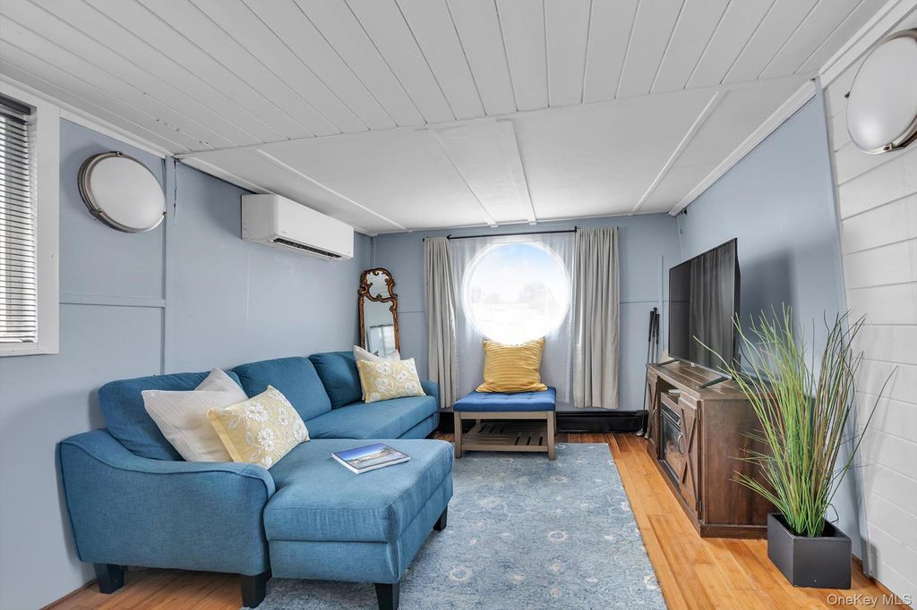 24 Matinecock Avenue, Port Washington, NY 11050 — photo 3