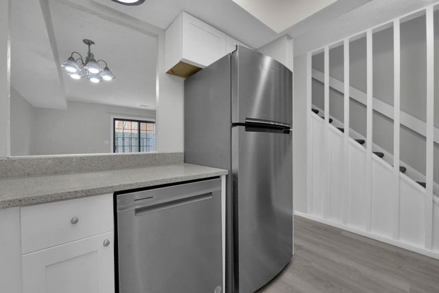 25 King Arthur Court, Westerville, OH 43081