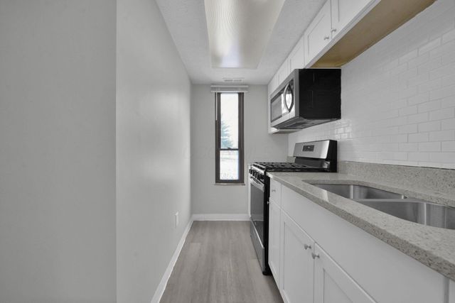 25 King Arthur Court, Westerville, OH 43081