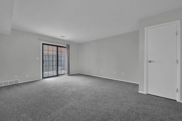 25 King Arthur Court, Westerville, OH 43081