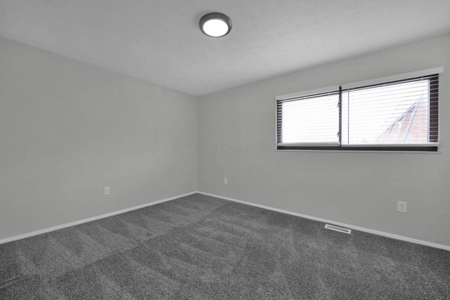 25 King Arthur Court, Westerville, OH 43081