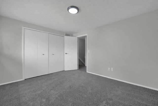 25 King Arthur Court, Westerville, OH 43081