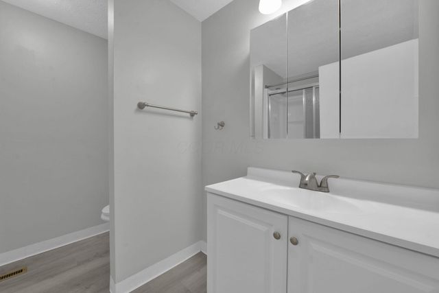 25 King Arthur Court, Westerville, OH 43081