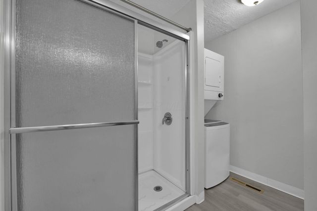 25 King Arthur Court, Westerville, OH 43081