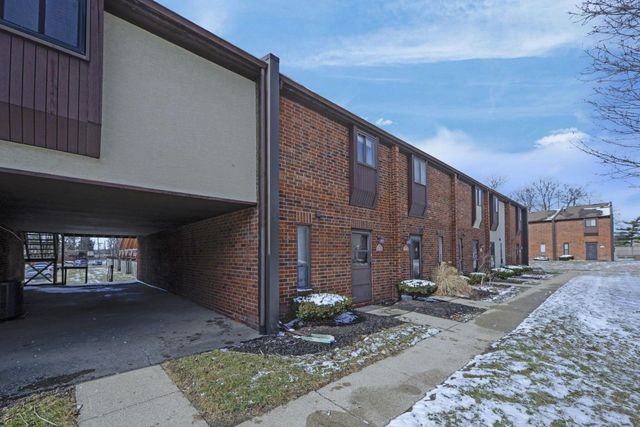 25 King Arthur Court, Westerville, OH 43081