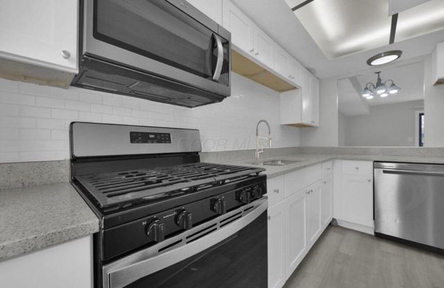 25 King Arthur Court, Westerville, OH 43081