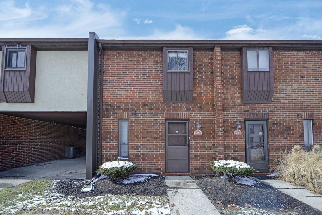 25 King Arthur Court, Westerville, OH 43081