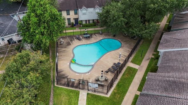 10011 Knoboak Drive 50, Houston, TX 77080