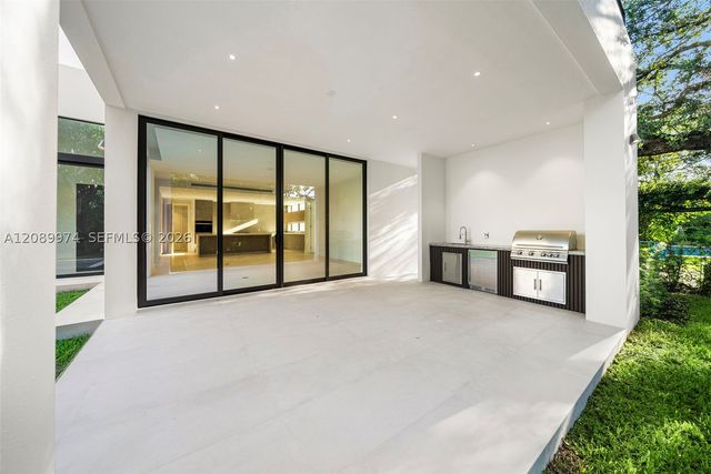 5921 SW 84th St, South Miami, FL 33143