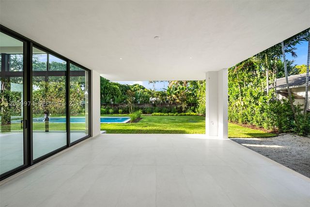 5921 SW 84th St, South Miami, FL 33143