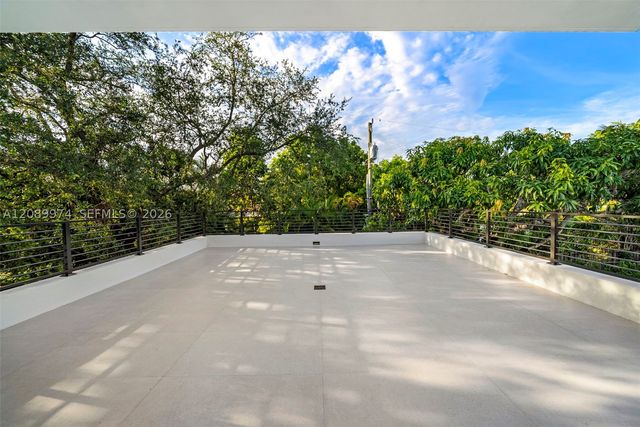 5921 SW 84th St, South Miami, FL 33143