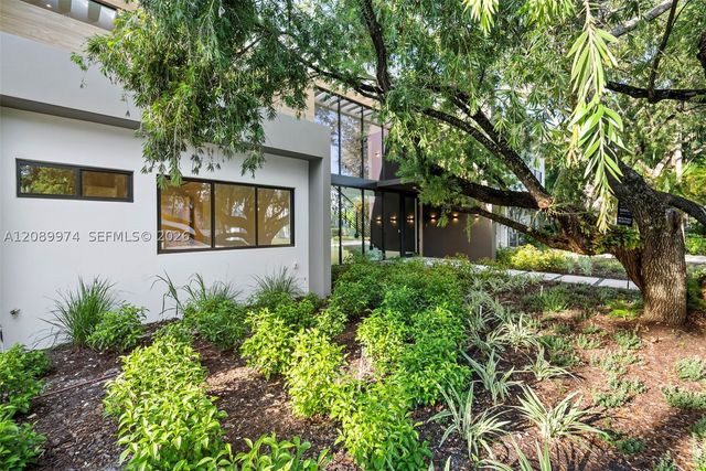 5921 SW 84th St, South Miami, FL 33143