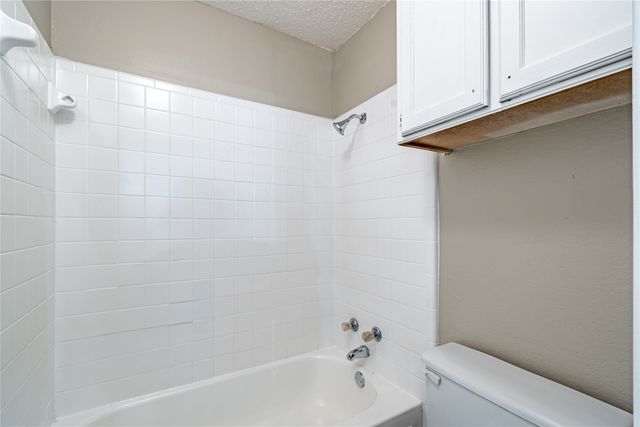 806 Treadwell Court B, Hurst, TX 76053