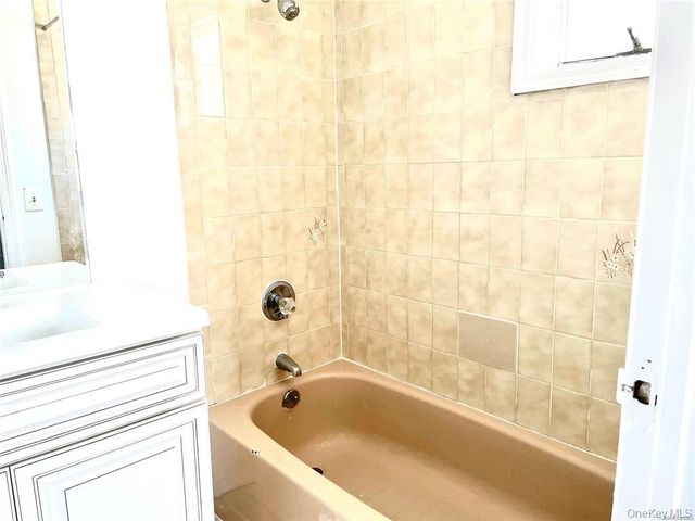 256-15 58 Avenue 2, Little Neck, NY 11362