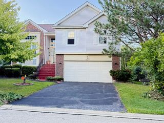 374 W Boxwood Court, Round Lake, IL 60073