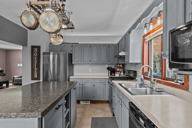 335 TAYLOR STREET, Kaukauna, WI 54130