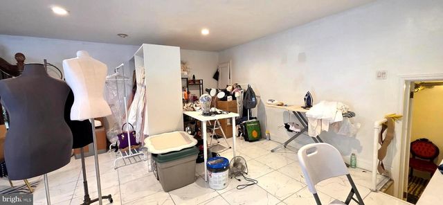 251 LONG LN, Upper Darby, PA 19082