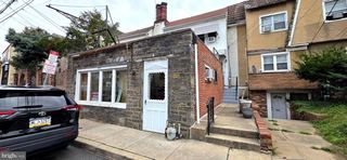 251 LONG LN, Upper Darby, PA 19082