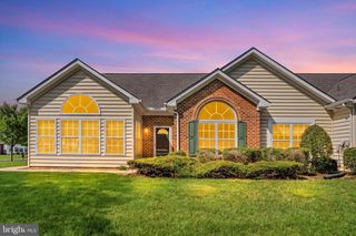 6233 AUTUMN LEAF DR, Fredericksburg, VA 22407