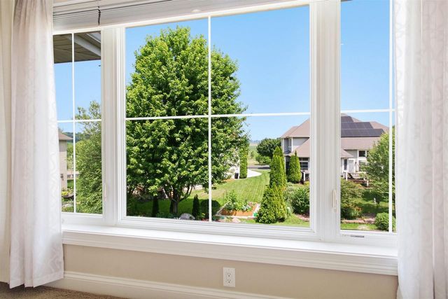 709 Pleasant Valley Parkway, Waunakee, WI 53597