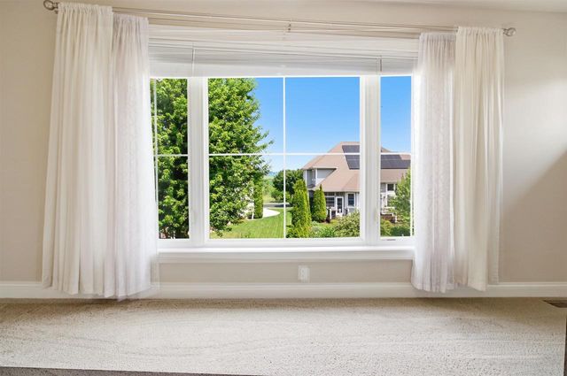 709 Pleasant Valley Parkway, Waunakee, WI 53597