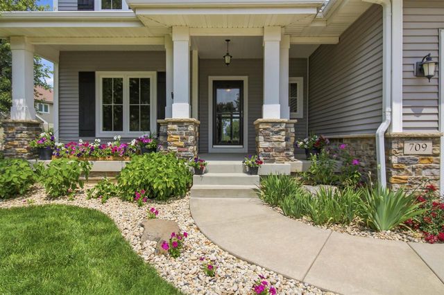 709 Pleasant Valley Parkway, Waunakee, WI 53597