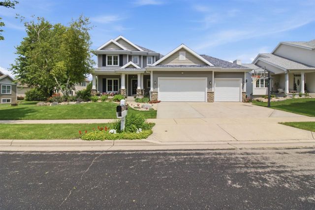 709 Pleasant Valley Parkway, Waunakee, WI 53597