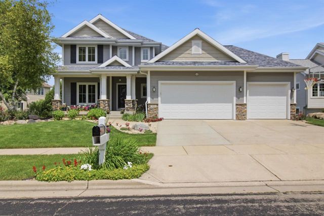 709 Pleasant Valley Parkway, Waunakee, WI 53597