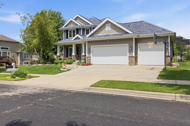709 Pleasant Valley Parkway, Waunakee, WI 53597