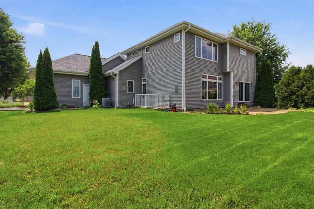 709 Pleasant Valley Parkway, Waunakee, WI 53597