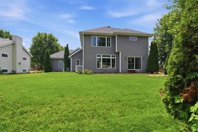 709 Pleasant Valley Parkway, Waunakee, WI 53597