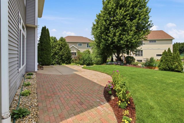 709 Pleasant Valley Parkway, Waunakee, WI 53597