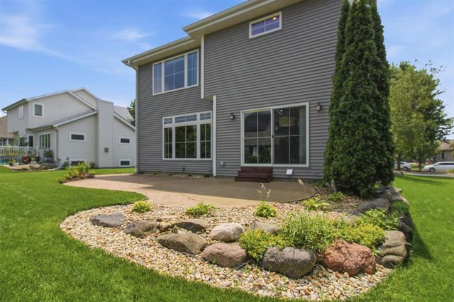 709 Pleasant Valley Parkway, Waunakee, WI 53597