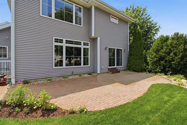 709 Pleasant Valley Parkway, Waunakee, WI 53597