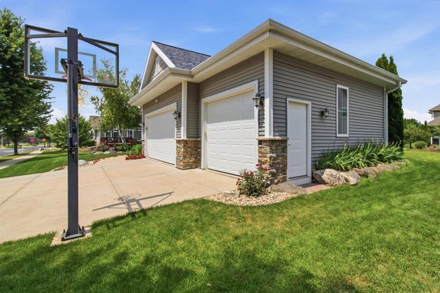 709 Pleasant Valley Parkway, Waunakee, WI 53597