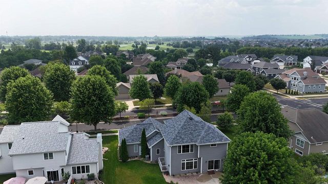 709 Pleasant Valley Parkway, Waunakee, WI 53597
