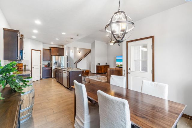 6365 Cobalt Dr, West Richland, WA 99353